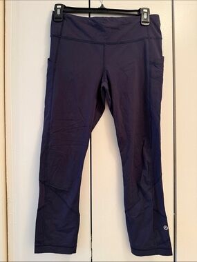 Lululemon Navy Cropped Athletic Leggings